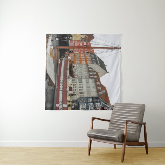 FARBHAFTE GEBÄUDE NEBEN DEM FLUSS WANDTEPPICH (Beispiel (Horizontal))