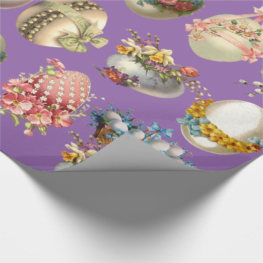 FARBHAFTE OSTEREIER,BLUME,WEISSE HUNDEN IN LILA GESCHENKPAPIER (Ecke)