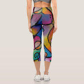 Farbige abstrakte Linien und Formen Capri Leggings (Rückseite)