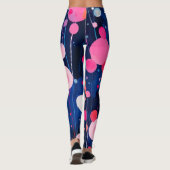 farbige Acrylmalerpunkte auf blauem Boden Leggings (Rückseite)