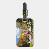 Farbige Ahornbäume nach Teich Gepäckanhänger (Vorderseite vertikal)