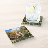 Farbige Ahornbäume nach Teich Glasuntersetzer (Schrägansicht)