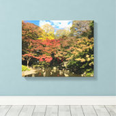 Farbige Ahornbäume nach Teich Leinwanddruck (Insitu (Holzboden))