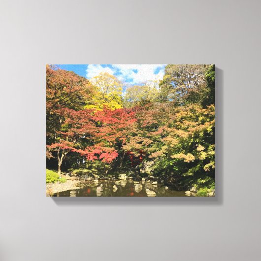 Farbige Ahornbäume nach Teich Leinwanddruck (Vorderseite)