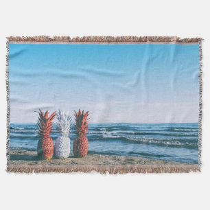 Farbige Ananas am Strand Decke