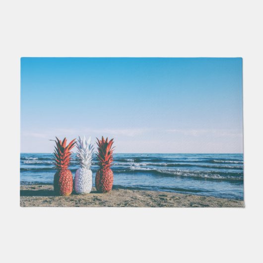 Farbige Ananas am Strand Fußmatte (Vorderseite)