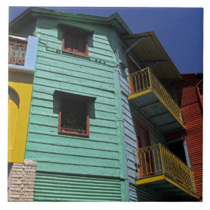 Farbige Architektur des La-Boca-Viertels Fliese