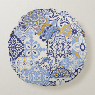 Farbige Azulejos-Fliesen: handgezeichnet Muster. Rundes Kissen