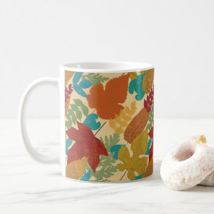 Farbige Blätter des Herbstes Kaffeetasse