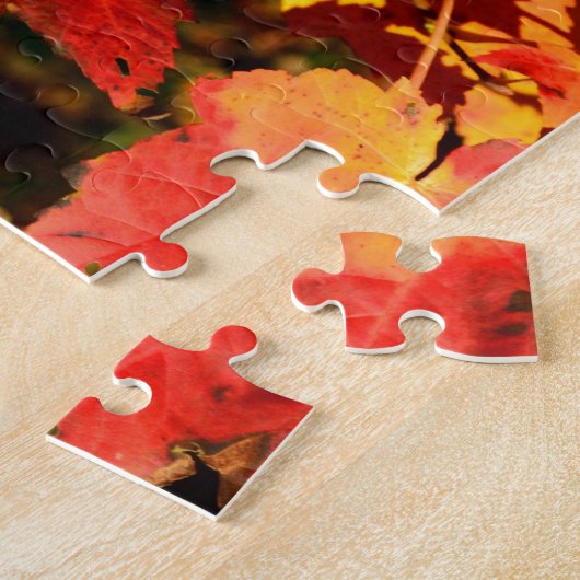 Farbige Blätter im Herbst, goldfarbenes orangefarb Puzzle (Seite)