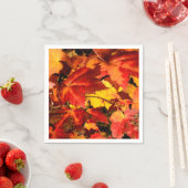 Farbige Blätter im Herbst, goldfarbenes orangefarb Serviette (Beispiel)