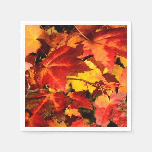 Farbige Blätter im Herbst, goldfarbenes orangefarb Serviette (Vorderseite)