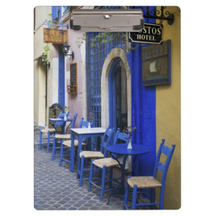 Farbige blaue Tür und Verkleidung eines alten Hote Klemmbrett