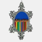 Farbige Bleistiftstifte Schneeflocken Zinn-Ornament (Links)