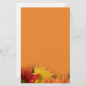 Farbige Blume in Rot, Gelb und Orange. Briefpapier (Vorne/Hinten)