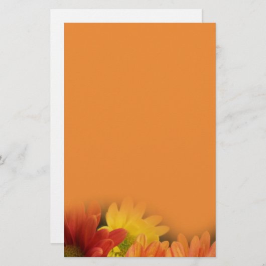 Farbige Blume in Rot, Gelb und Orange. Briefpapier (Vorne/Hinten)