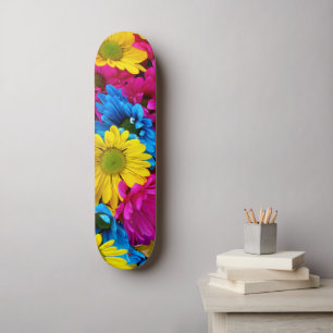 Farbige Blume, Milchprodukte - Blau-Gelb-Rosa Skateboard