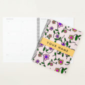 Farbige Blume, rosa Hintergrund, gelb Planer (Anzeige)