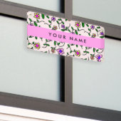 Farbige Blume, rosa Hintergrund, rosa Banner (Äußeres Gebäude)