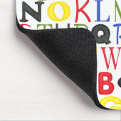 Farbige Briefe von Megan Meagher Mousepad (Ecke)