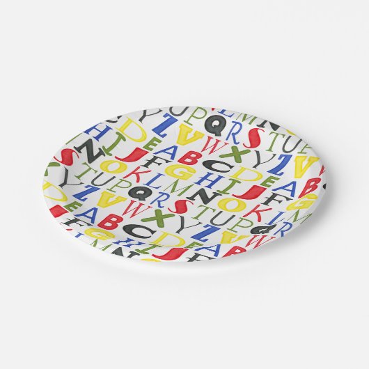 Farbige Briefe von Megan Meagher Pappteller (Schrägansicht)