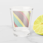 Farbige Diagonalstreifen Schnapsglas (Rückseite)