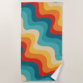 Farbige Diagonalwellen im Retrostil Strandtuch (Vorderseite)