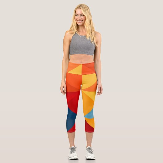 Farbige Dreiecke Capri Leggings (Vorderseite)