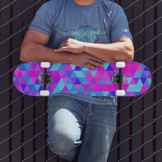 Farbige Dreiecke Skateboard (Außenbereich 3)