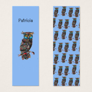 Farbige Eule auf blauem Monogramm-Lesezeichen