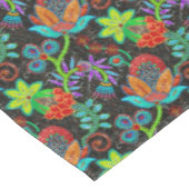 Farbige exotische Blume, Glasperlen sehen aus Tischdecke (Schrägansicht)