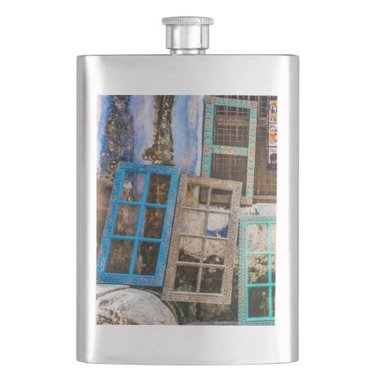 Farbige Fensterrahmen Flachmann (Vorderseite)