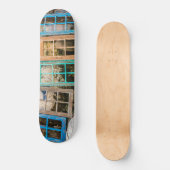 Farbige Fensterrahmen Skateboard (Vorderseite)