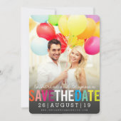 Farbige Fett Text Modernes Summer Rainbow Foto Save The Date (Vorderseite)