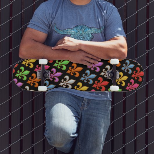 Farbige Fette Fleur-de-lis-Blumen Schwarz Skateboard (Außenbereich 3)