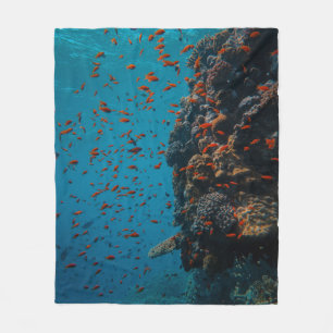 Farbige Fische und Riffe Fleecedecke