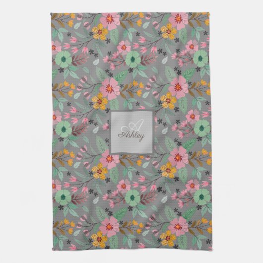 Farbige Frühlingsblumen Muster Name Monogram Geschirrtuch (Vertikal)