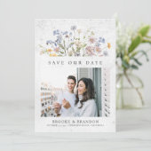 Farbige Frühlingswiesen-Garten-QR-Code Save The Date (Stehend Vorderseite)