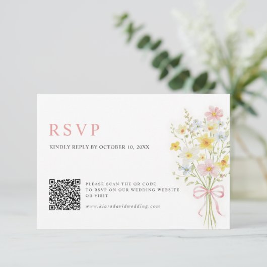 Farbige Frühlingswiesen-Hochzeit QR-Code  RSVP Karte (Stehend Vorderseite)