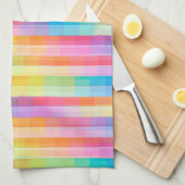 Farbige, geometrische Fliesen mit pastellfarbenen Geschirrtuch (Viertel Falte)