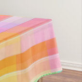 Farbige, geometrische Fliesen mit pastellfarbenen  Tischdecke (Beispiel)