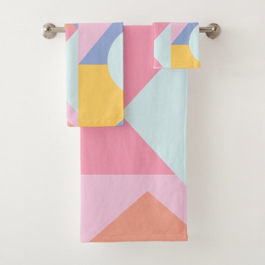 Farbige geometrische Formen in Pastellrosa und Bla Badhandtuch Set (Insitu)