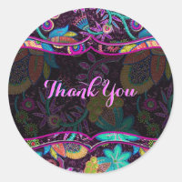 Farbige Glasperlen sehen aus wie ein Blumenmuster