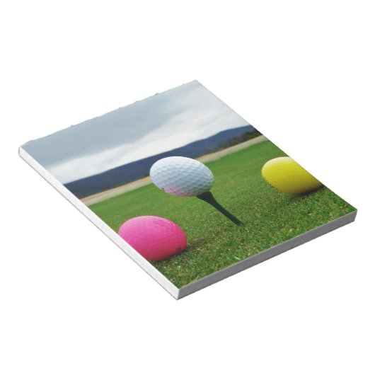 Farbige Golfbälle, Berg-Tee Notizblock (angewinkelt)