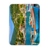 Farbige griechische Fischerboote im Hafen von Kion Magnet (Vertikal)