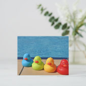 Farbige Gummienten Postkarte (Stehend Vorderseite)