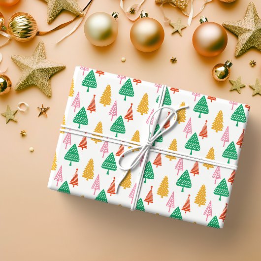 Farbige handgezeichnete Weihnachtsbäume Geschenkpapier
