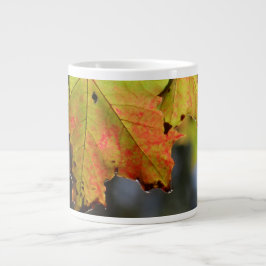 Farbige Herbstlaube Jumbo-Tasse