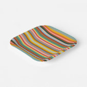Farbige horizontale Retrostreifen Pappteller (Gewinkelt)