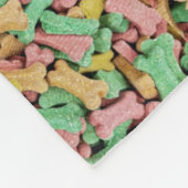 farbige Hundeknochenkekse Fleecedecke (Ecke)